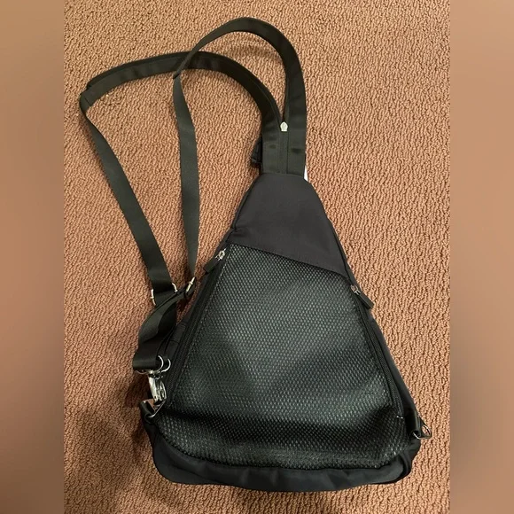 IHKWIP Convertible Sling/ Backpack NWT - Picture 2 of 9